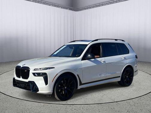 White Metallic 2024 BMW X7 M60i