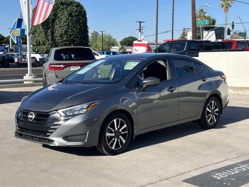 Gun Metallic 2025 Nissan Versa 1.6 SV