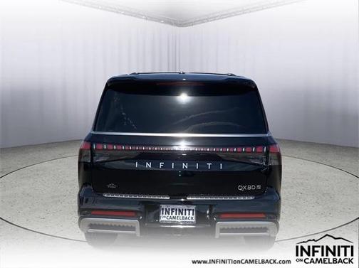 2025 INFINITI QX80 Luxe