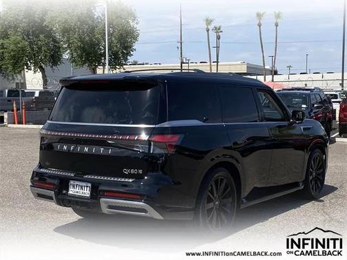 2025 INFINITI QX80 Luxe