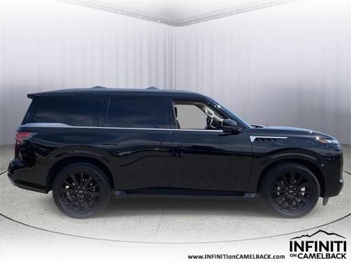 2025 INFINITI QX80 Luxe