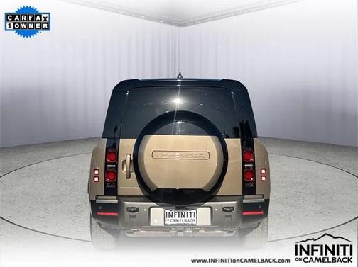 2024 Land Rover Defender 130 P400 X-Dynamic SE