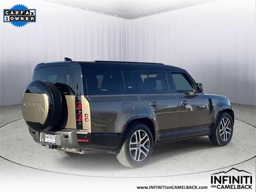2024 Land Rover Defender 130 P400 X-Dynamic SE