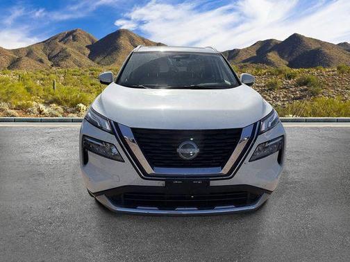 Pearl White Tricoat 2023 Nissan Rogue Platinum