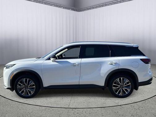 Radiant White 2027 INFINITI QX60 LUXE FWD