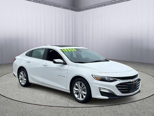 Summit White 2024 Chevrolet Malibu FWD 1LT