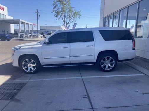 Crystal White Tricoat 2020 Cadillac Escalade ESV Luxury