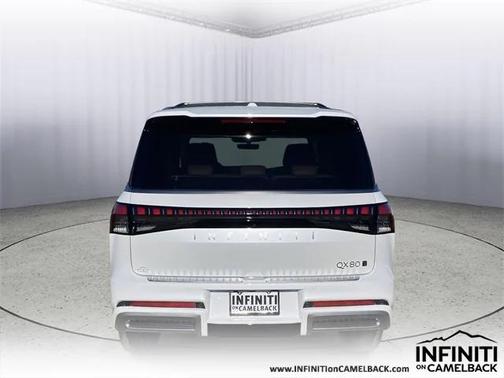 2026 INFINITI QX80 Luxe