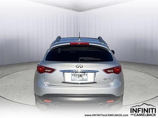 2016 INFINITI QX70 Base