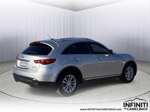 2016 INFINITI QX70 Base