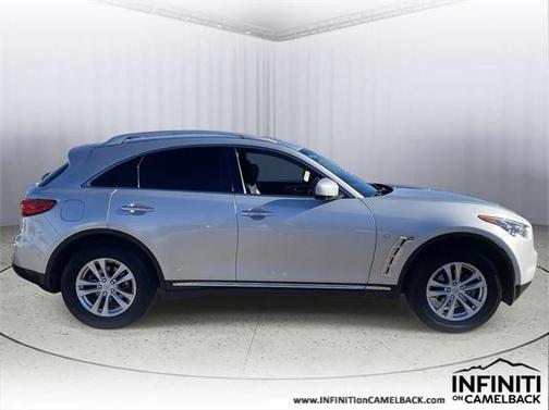 2016 INFINITI QX70 Base