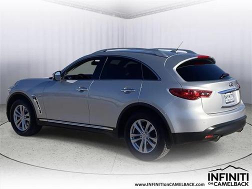2016 INFINITI QX70 Base
