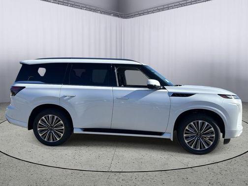 Radiant White 2027 INFINITI QX80 Luxe
