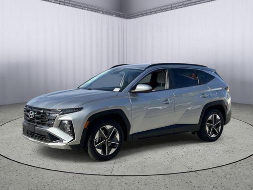 Shimmering Silver 2025 Hyundai TUCSON SEL