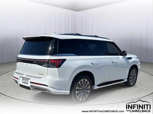 2025 INFINITI QX80 Luxe