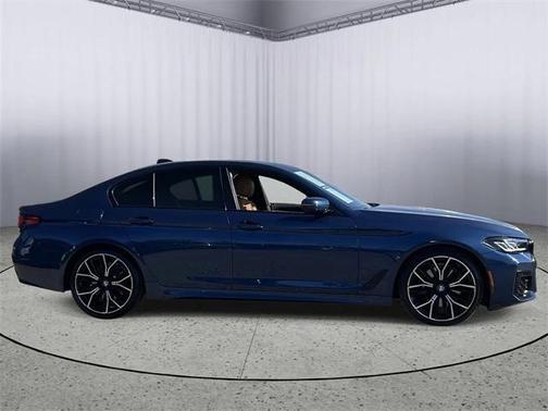 2021 BMW 530 530i