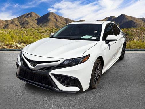 Ice 2023 Toyota Camry SE