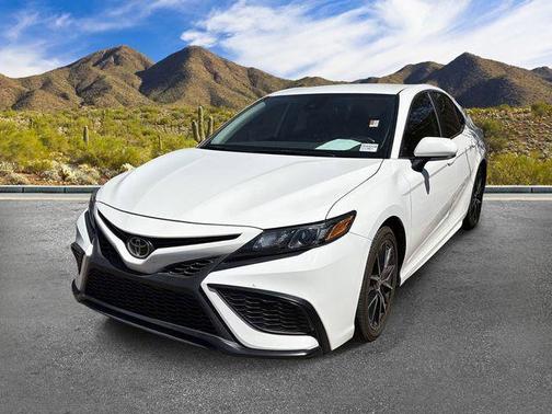 Ice 2023 Toyota Camry SE