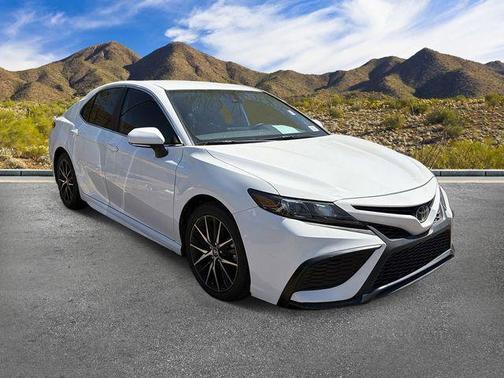 Ice 2023 Toyota Camry SE