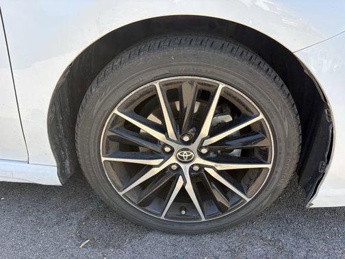 Ice 2023 Toyota Camry SE