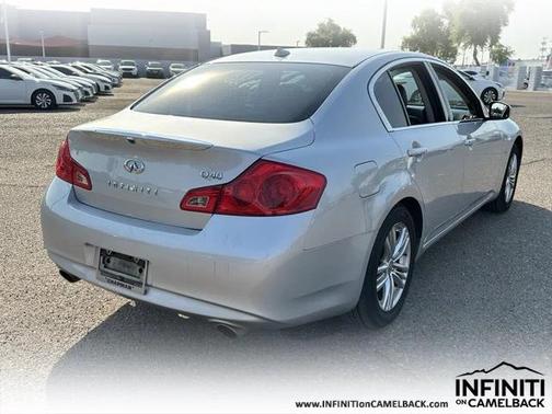 2015 INFINITI Q40 Base