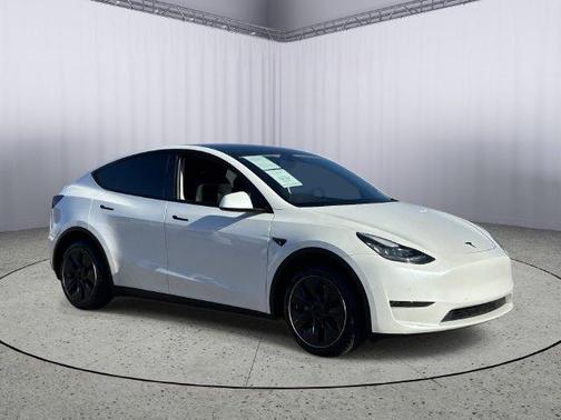 Pearl White Multi-Coat 2021 Tesla Model Y Long Range Dual Motor All-Wheel Drive