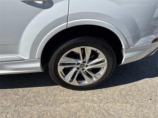 2020 Audi Q7 55 Premium Plus