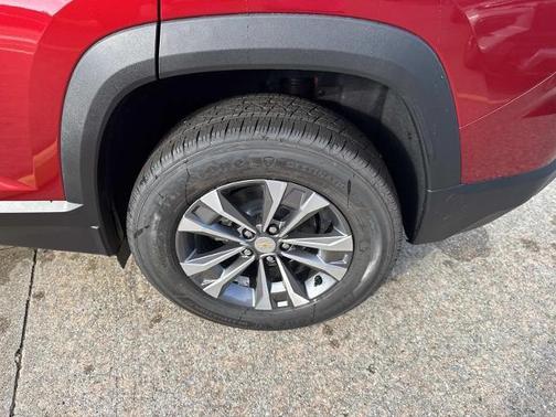 Radiant Red Tintcoat 2026 Chevrolet Equinox 1LT