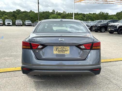 Gun Metallic 2025 Nissan Altima 2.5 SV