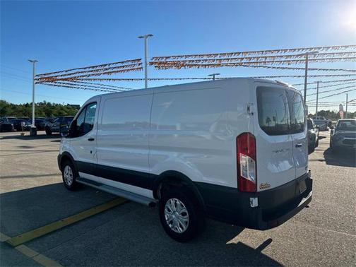 2022 Ford Transit-250 Base