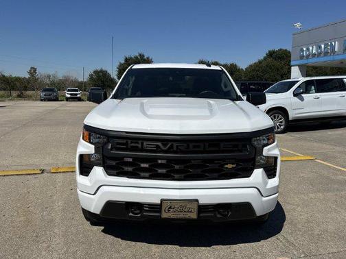 Summit White 2026 Chevrolet Silverado 1500 Custom