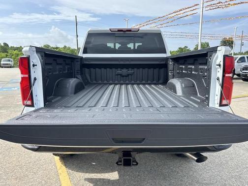 Summit White 2026 Chevrolet Silverado 2500 LT