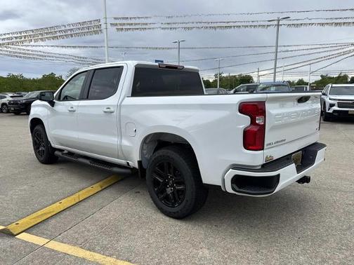 Summit White 2026 Chevrolet Silverado 1500 RST