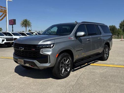 Sterling Gray Metallic 2023 Chevrolet Suburban 4WD Z71