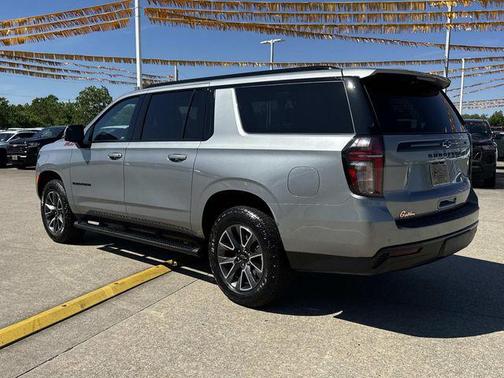 Sterling Gray Metallic 2023 Chevrolet Suburban 4WD Z71