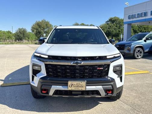 Polar White Tricoat 2026 Chevrolet Traverse AWD Z71