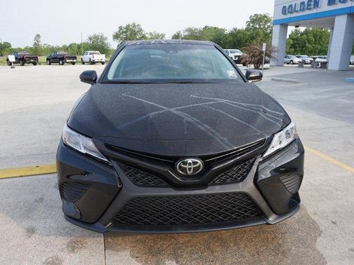 Midnight Black Metallic 2018 Toyota Camry SE