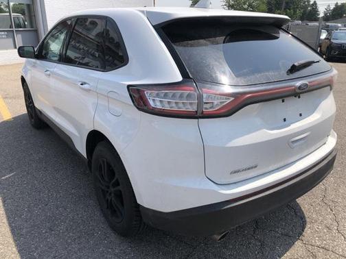 2015 Ford Edge SE