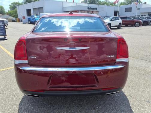 2022 Chrysler 300 Touring