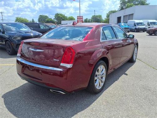 2022 Chrysler 300 Touring