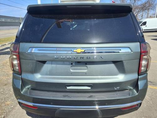 2023 Chevrolet Suburban LT