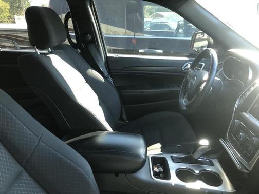 2019 Jeep Grand Cherokee Laredo