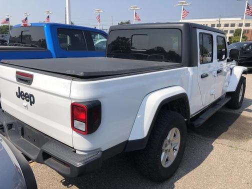 2022 Jeep Gladiator Sport S