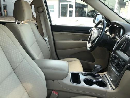 2020 Jeep Grand Cherokee Laredo