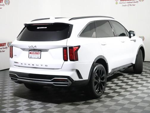 2022 Kia Sorento SX