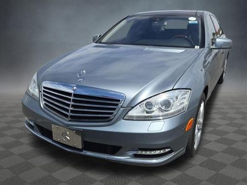 Gray 2013 Mercedes-Benz S-Class S 550 4MATIC