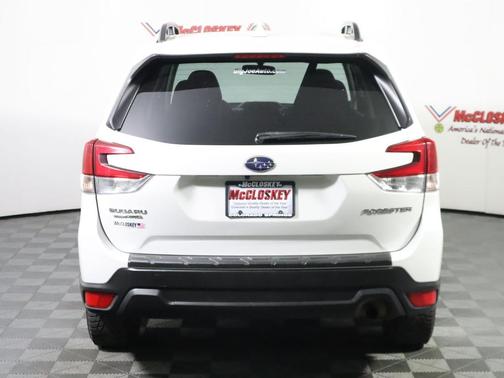 Crystal White Pearl 2022 Subaru Forester Premium