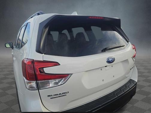 Crystal White Pearl 2022 Subaru Forester Premium