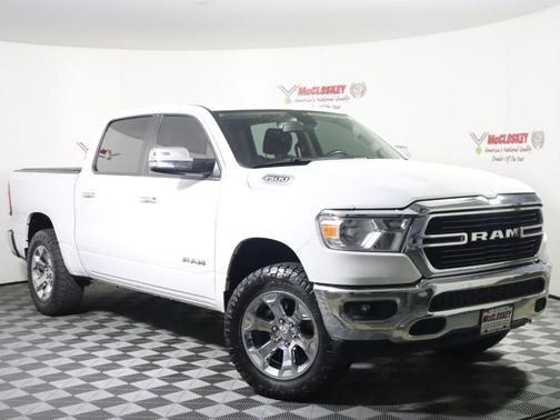 Bright White Clearcoat 2019 RAM 1500 Big Horn