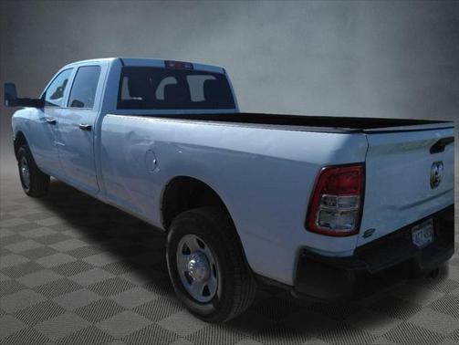 2022 RAM 3500 Tradesman Crew Cab 4x4 8' Box